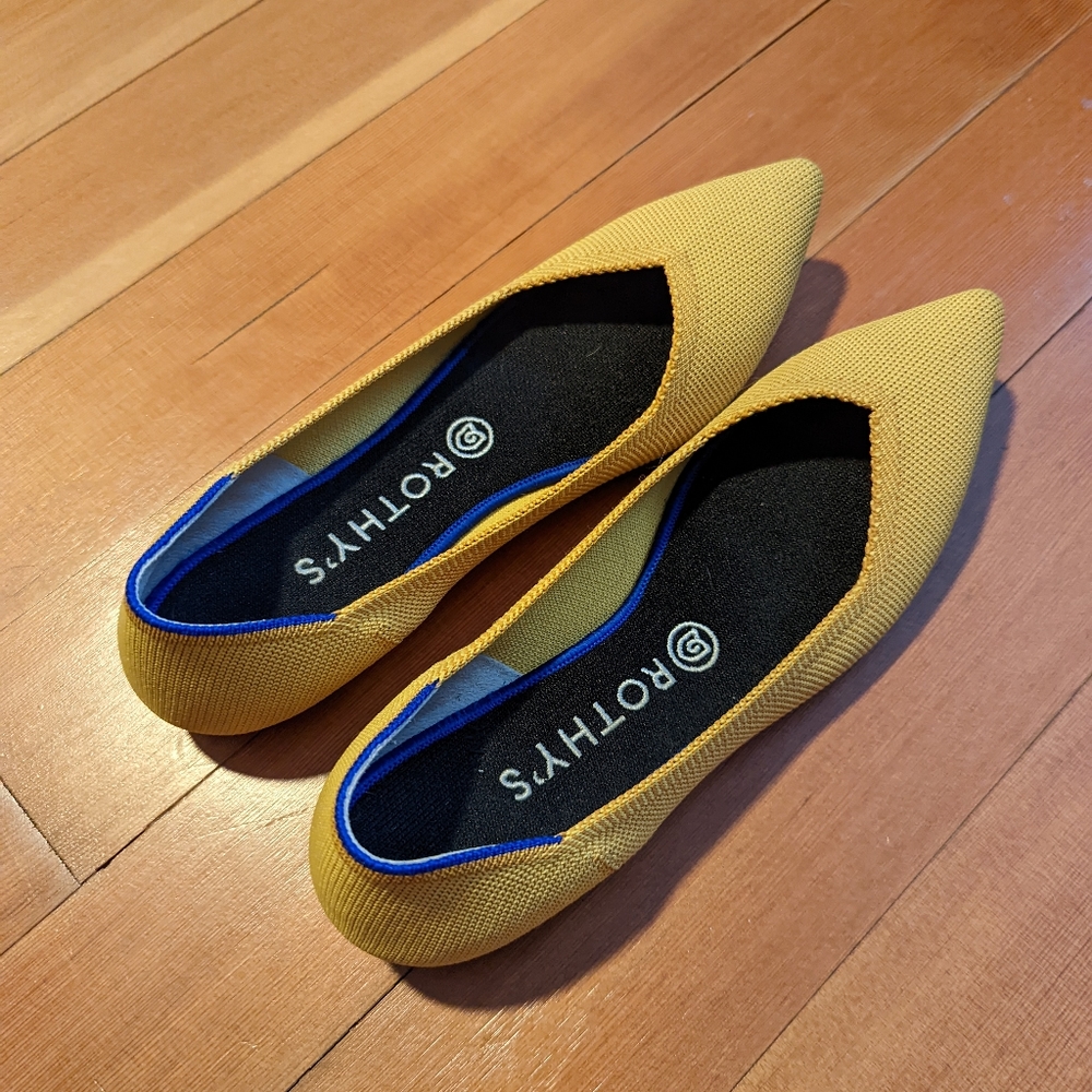 Rothy's Marigold/Goldenrod/Mustard Yellow Point Flats sz 9